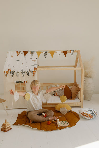 Organic Cotton and Linen Leaf Playmat - Caramel